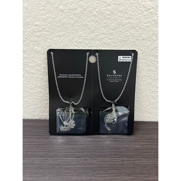 Dandadan Momo & Okarun Best Friend Necklace Set - Picture 2 of 2